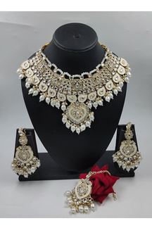 Picture of Astounding Off-White Designer Necklace Set for Reception or Engagement