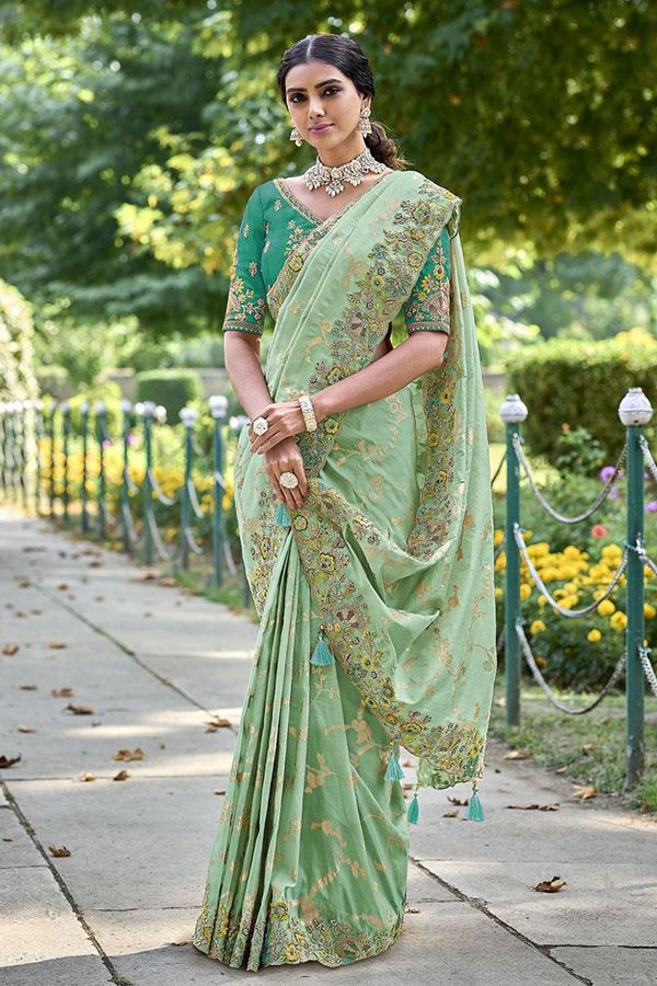 Picture of Flawless Pure Silk Designer Saree for Wedding, Engagement and Reception