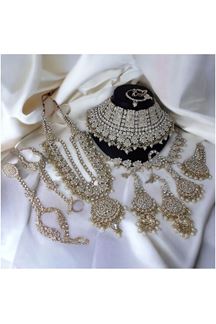 Picture of Captivating White Bridal Designer Necklace Set for an Engagement and Party