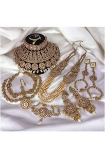 Picture of Flawless Golden Bridal Designer Necklace Set for a Wedding and Reception