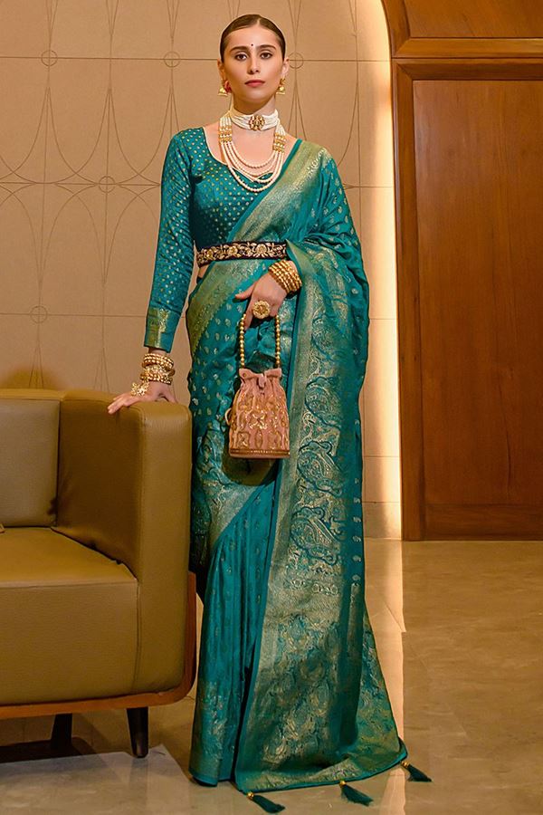 Picture of Captivating Designer Saree for Wedding and Reception