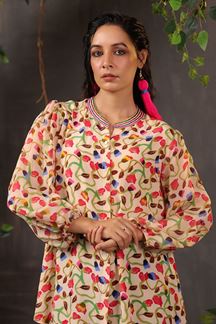 Picture of Attractive Printed Designer Short Top for Casual Wear