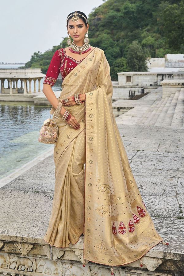 Picture of Trendy Pure Kanjivaram Silk Saree for Wedding, Engagement and Reception